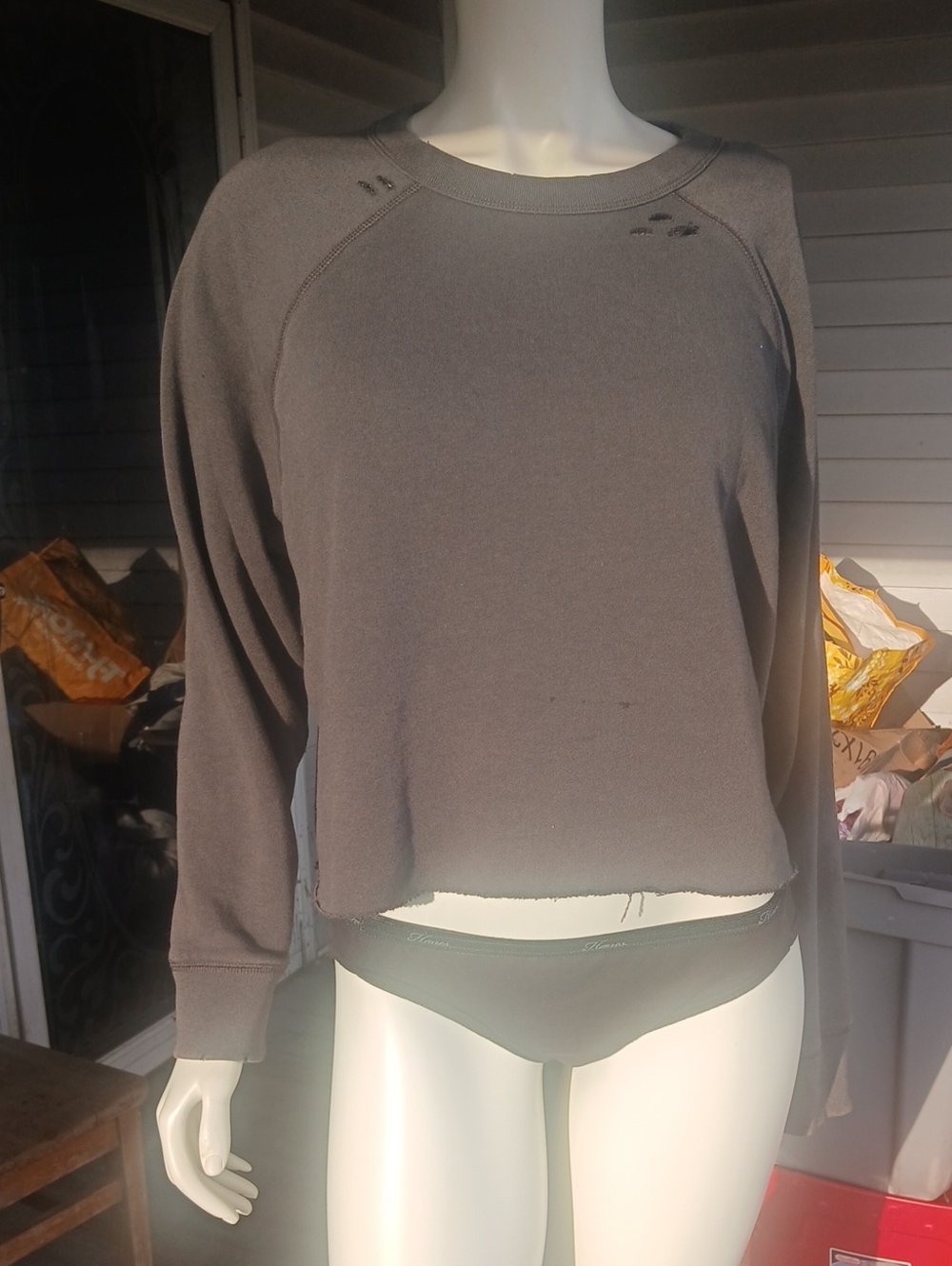 Aerie Distressed Gray Cropped Long Sleeve Sweatshirt SiZe Medium